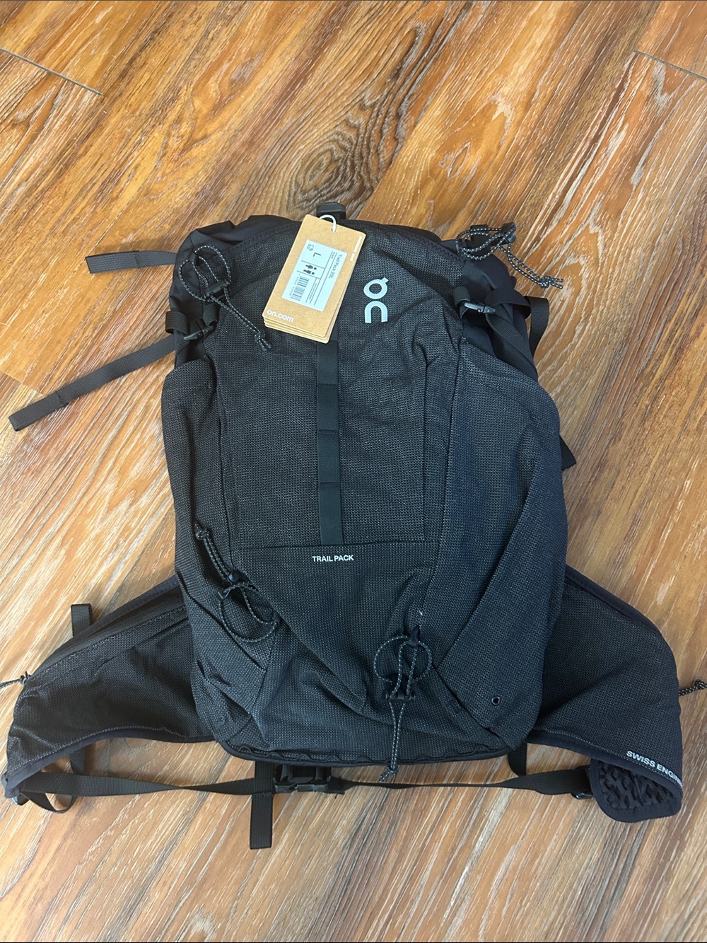 On Running Black Trail Pack 20L unisex Backpack